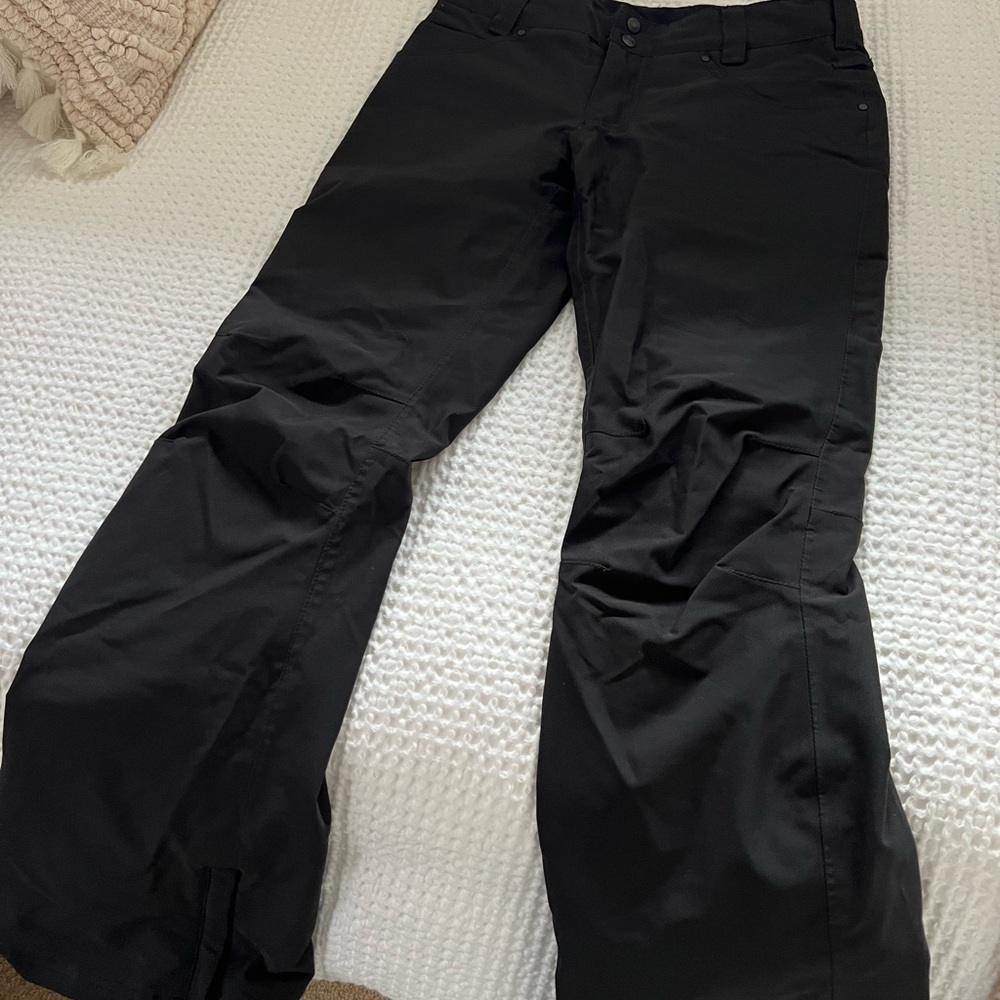 Women’s snowboarding pants